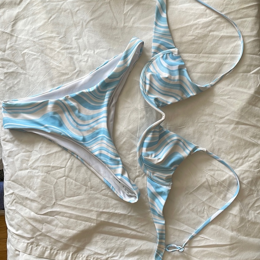 Top and bottom baiting suit set